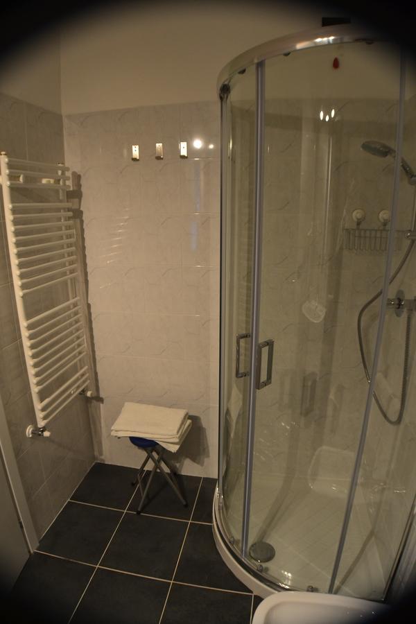 Dreibettzimmer mit Balkon